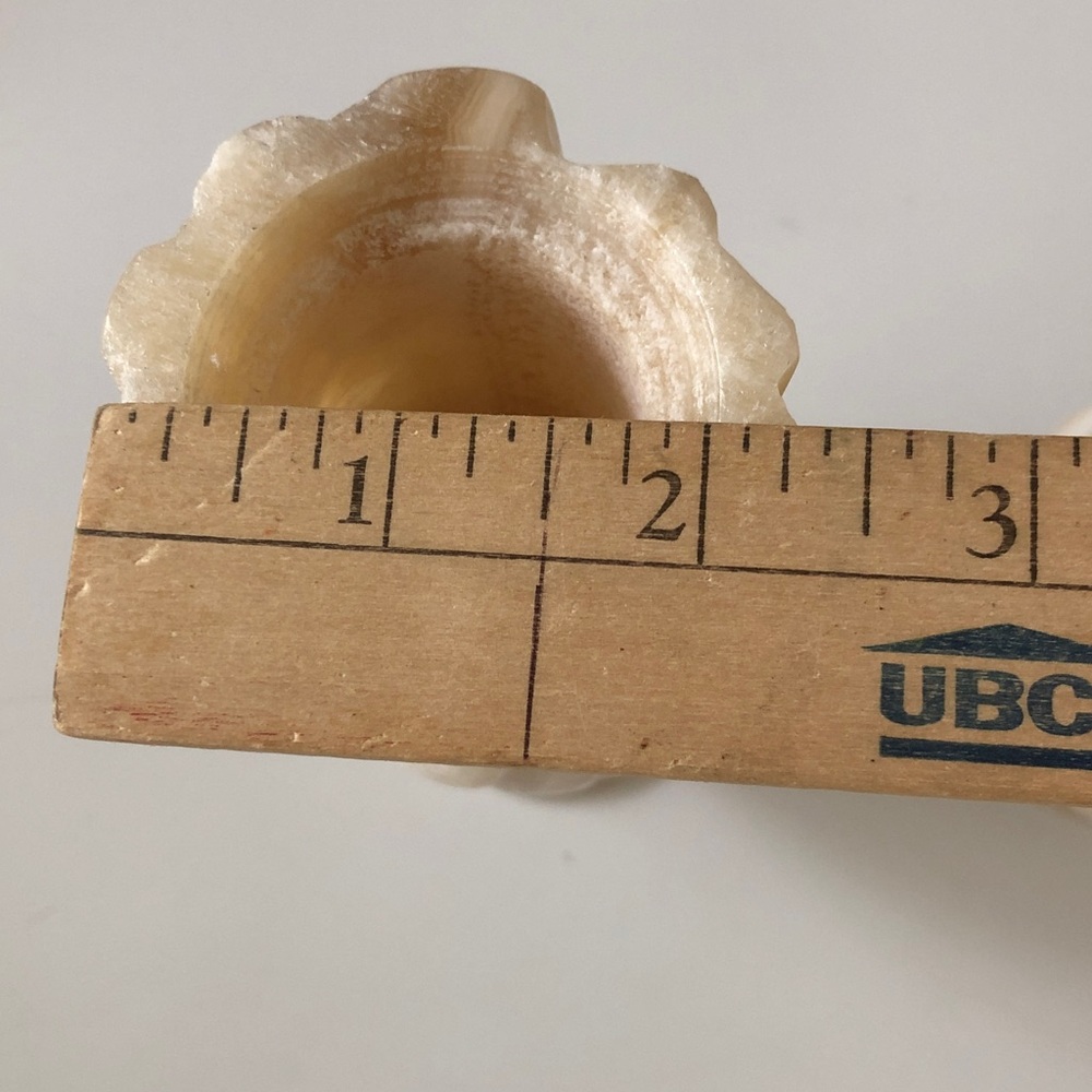Hand-Carved Alabaster Vase Pair in Cream and Tan - Picture 11 of 11